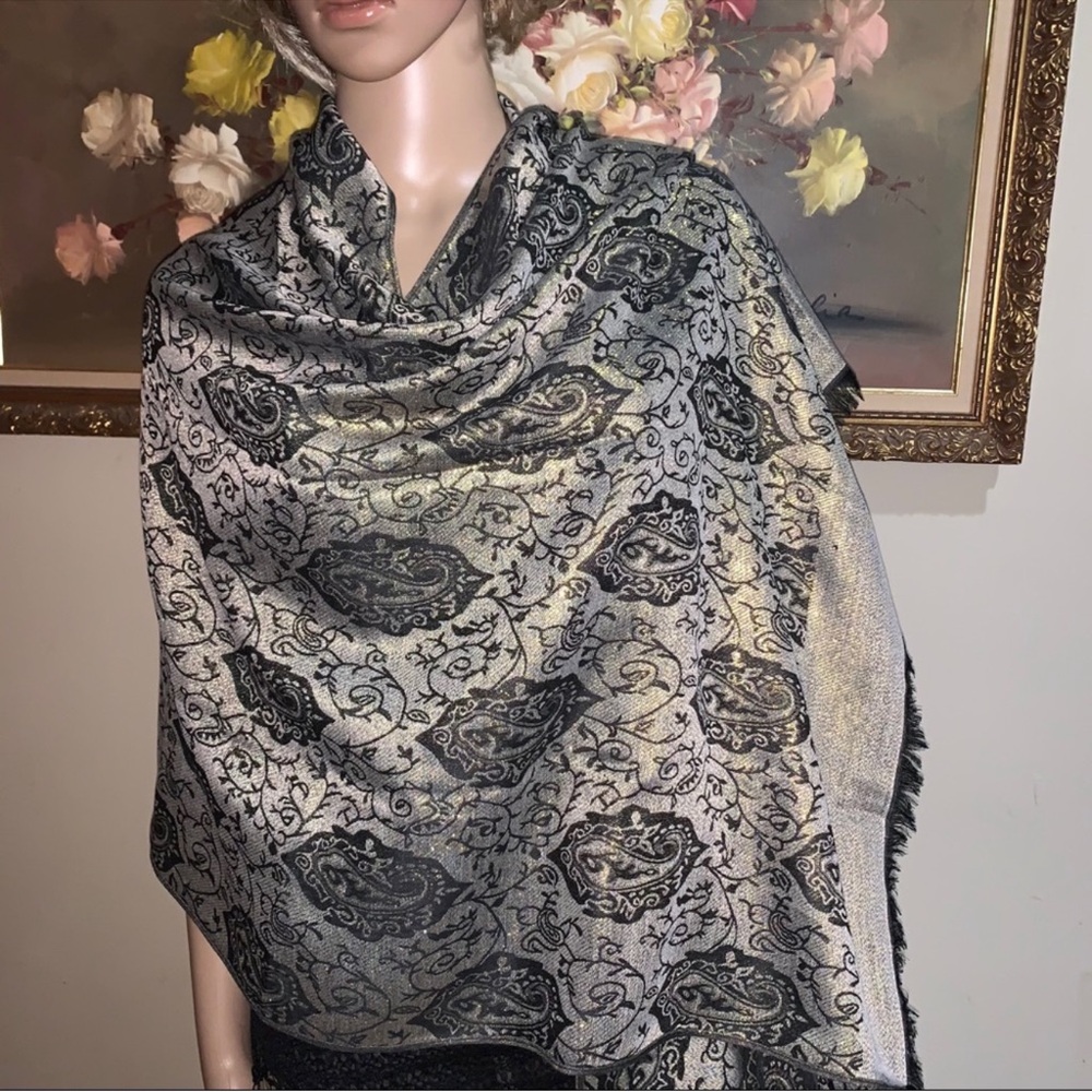 Elegant Black, Silver, Gold Pashmina - Picture 4 of 7